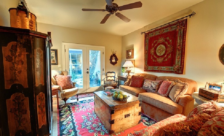 Interior - Casita Den